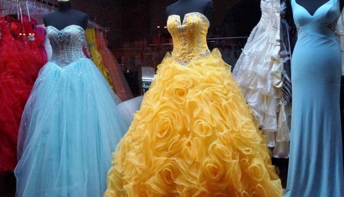 Ball, Kleid