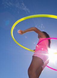Mit Hula-Hoop abnehmen: Wie effektiv das Training wirklich ist