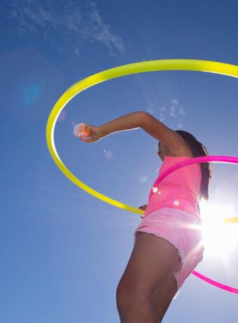 Mit Hula-Hoop abnehmen: Wie effektiv das Training wirklich ist