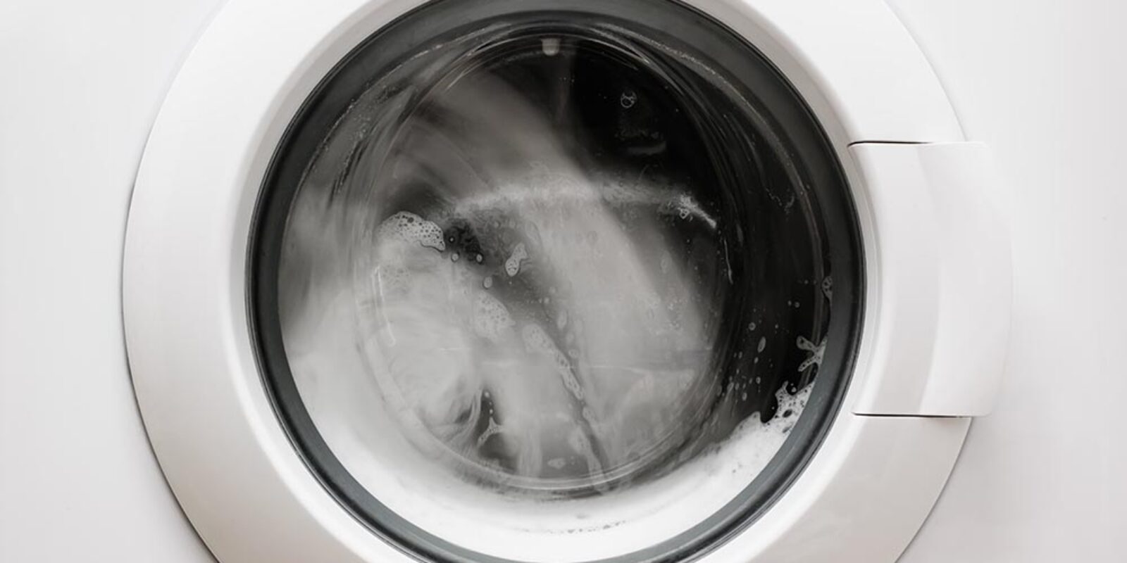 Waschmaschine reinigen mit Hausmitteln – So geht’s richtig