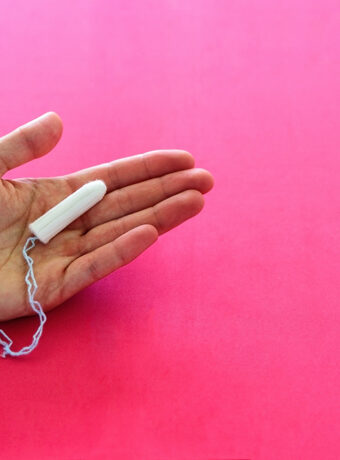 Schwimmen mit einem Tampon – Was Sie wissen müssen