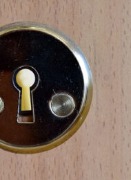 Schlüssel im Schloss abgebrochen? Das können Sie tun